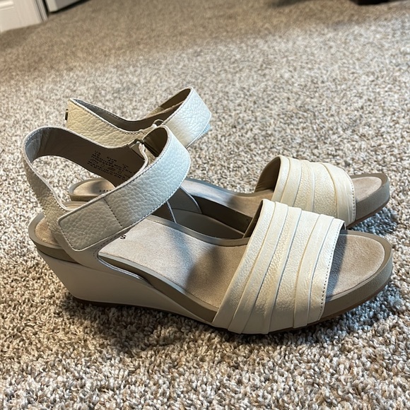 Hush Puppies leather sandals - Picture 2 of 7